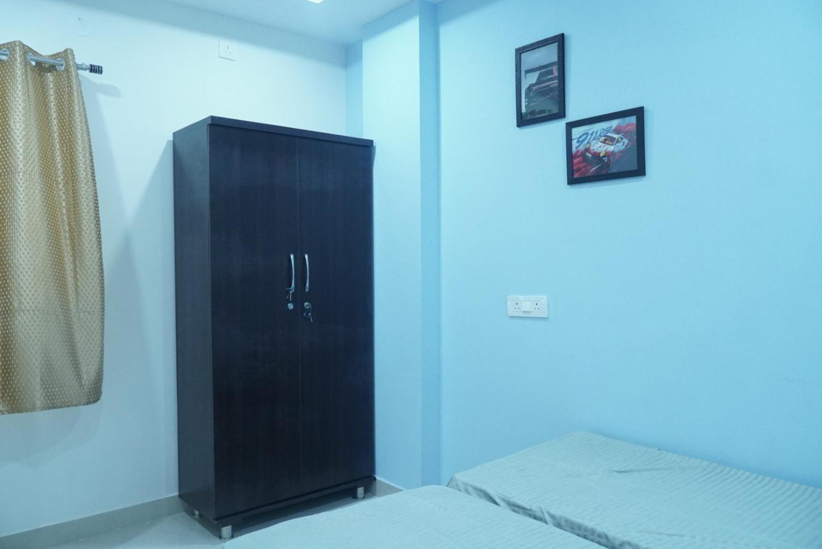 Cosmic Hotel & Guest House Gachibowli Raidurg Hyderabad Ngoại thất bức ảnh